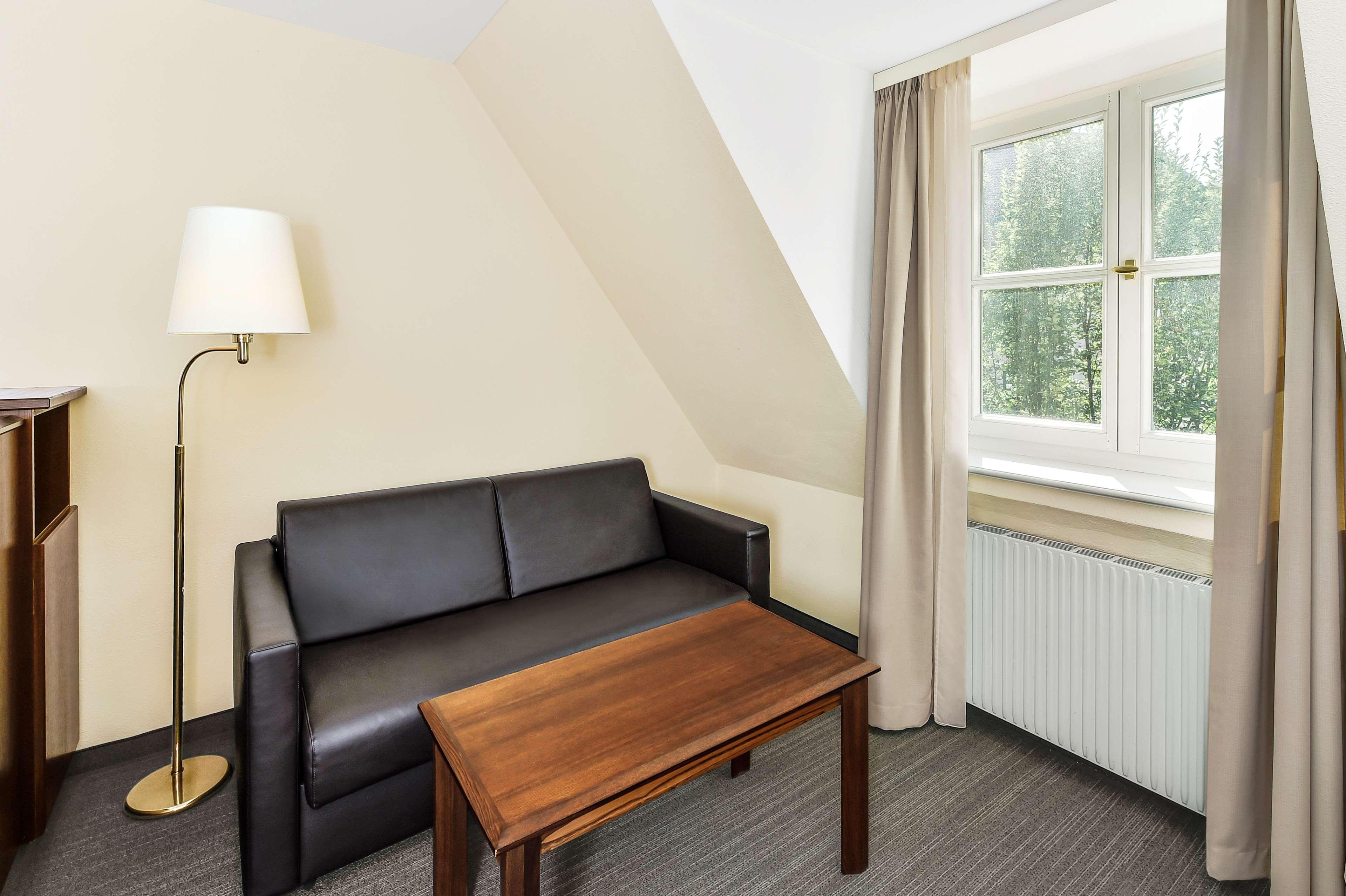 NH Klösterle Nördlingen Exteriör bild